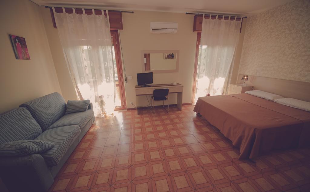 Cassiodoro Rooms Affittacamere カタンザーロ エクステリア 写真