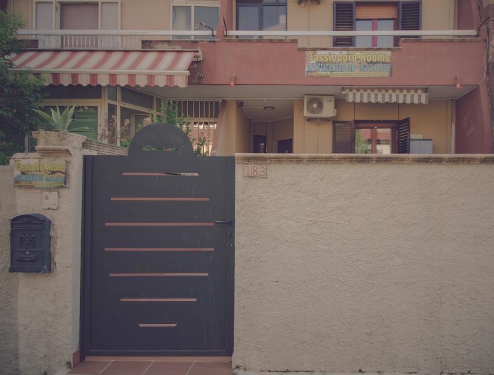 Cassiodoro Rooms Affittacamere カタンザーロ エクステリア 写真