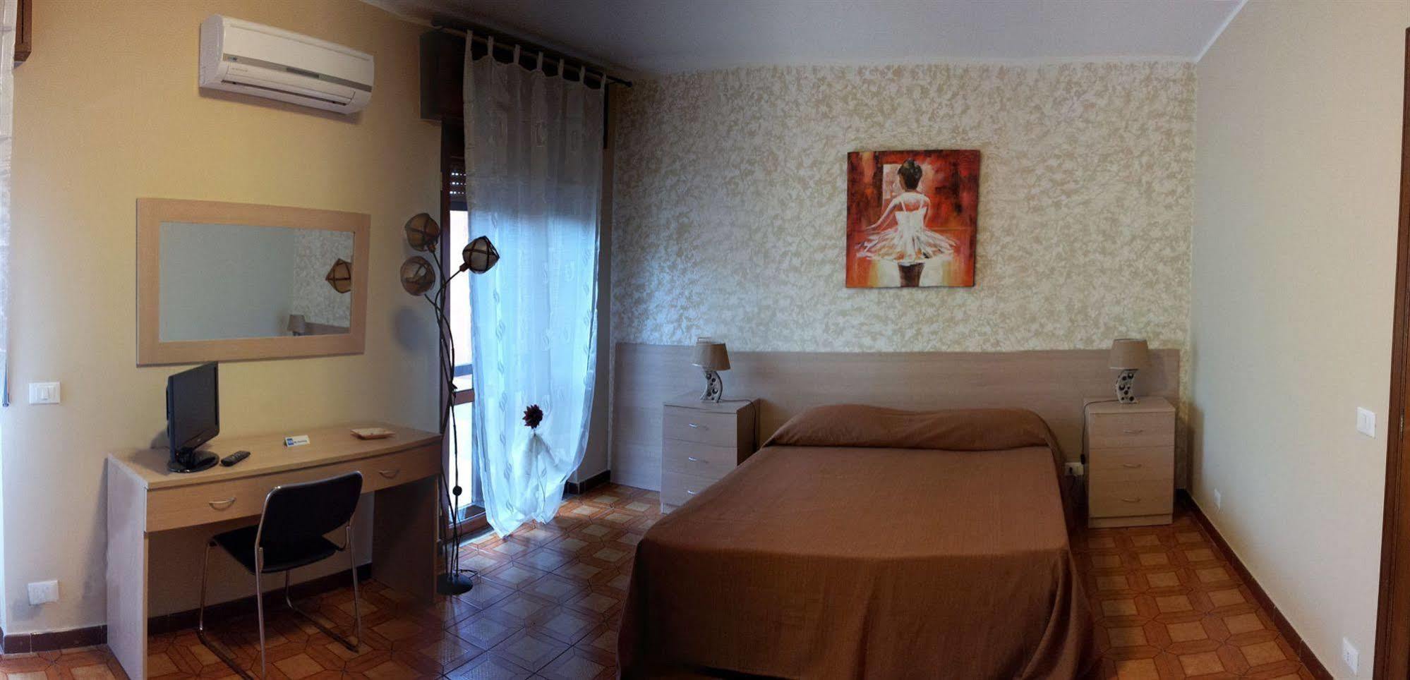 Cassiodoro Rooms Affittacamere カタンザーロ エクステリア 写真